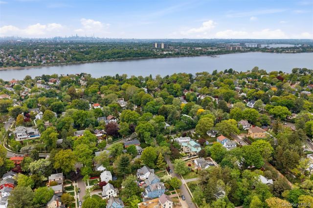 319 38th Road, Douglaston, NY 11363