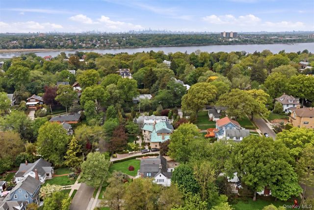 319 38th Road, Douglaston, NY 11363