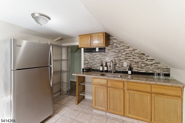 27 Jacques St, Elizabeth City, NJ 07201