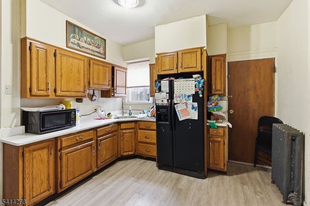 27 Jacques St, Elizabeth City, NJ 07201