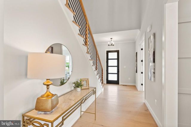 8217 BUCKNELL DR, Vienna, VA 22180