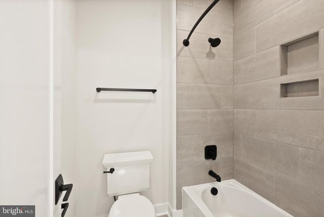 8217 BUCKNELL DR, Vienna, VA 22180