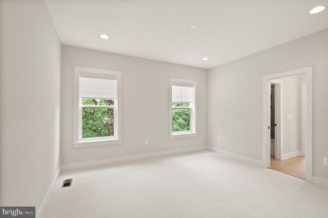 8217 BUCKNELL DR, Vienna, VA 22180