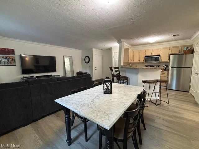 1411 Buckingham Gate Boulevard, Cuyahoga Falls, OH 44221