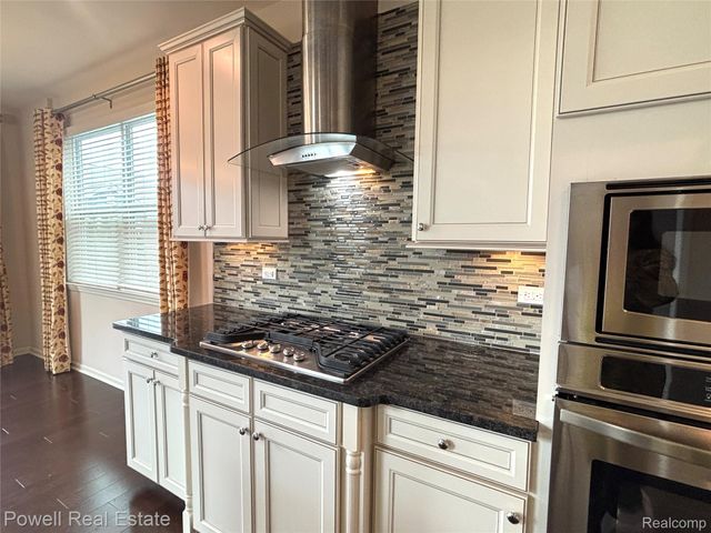 49635 Shire Lane, Canton Charter Township, MI 48188