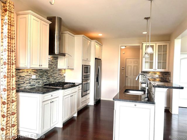 49635 Shire Lane, Canton Charter Township, MI 48188
