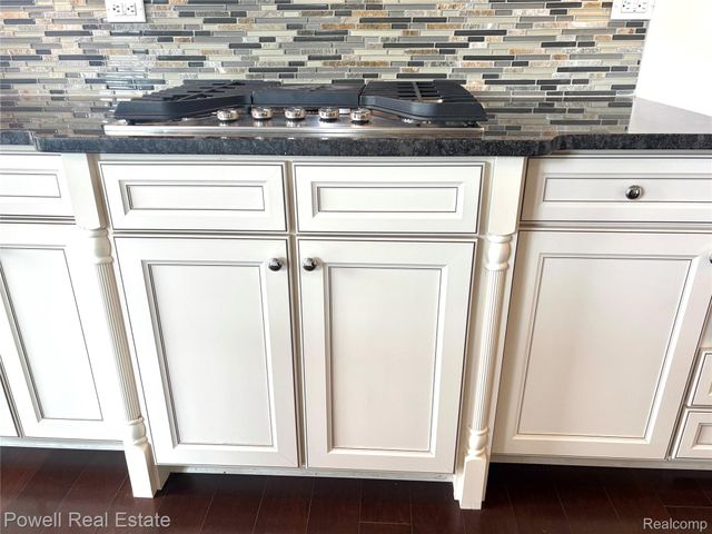 49635 Shire Lane, Canton Charter Township, MI 48188