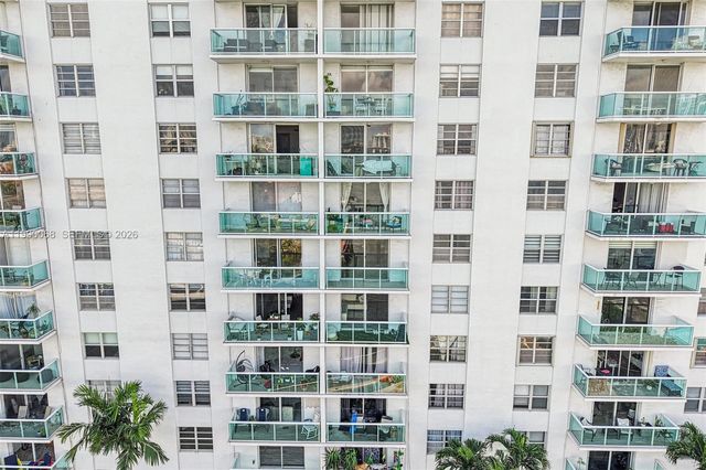 2841 NE 163rd Street 605, North Miami Beach, FL 33160