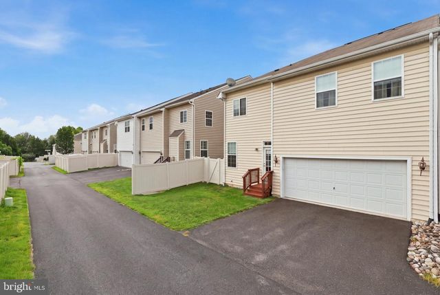 41684 BLUE GRAMA CIR, Aldie, VA 20105
