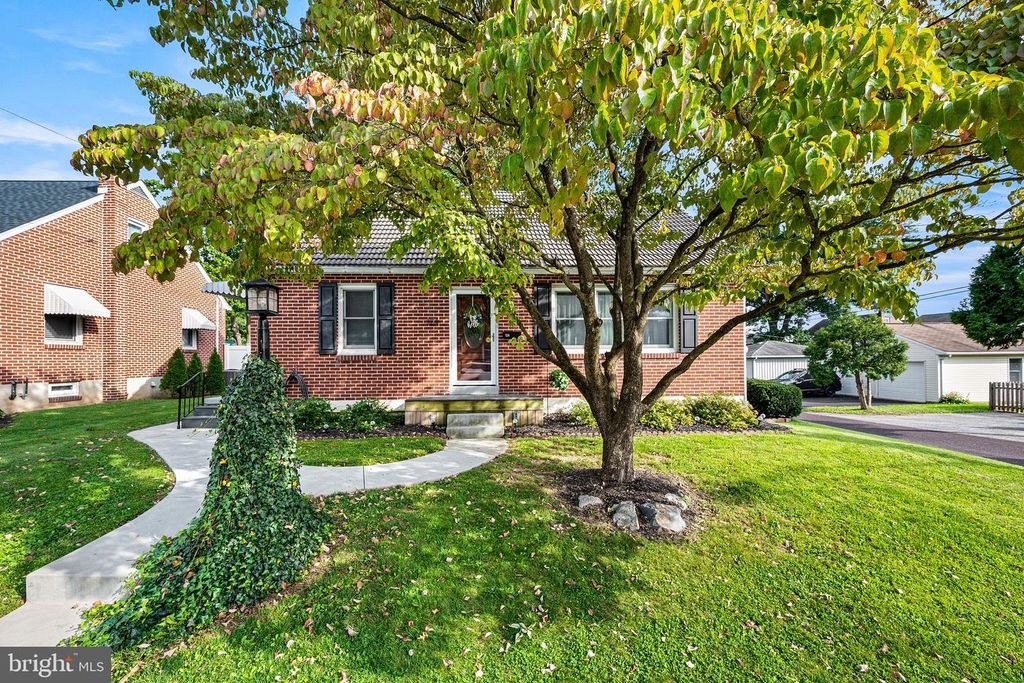 124 S JEFFERSON ST, BOYERTOWN, PA 19512 — photo 2