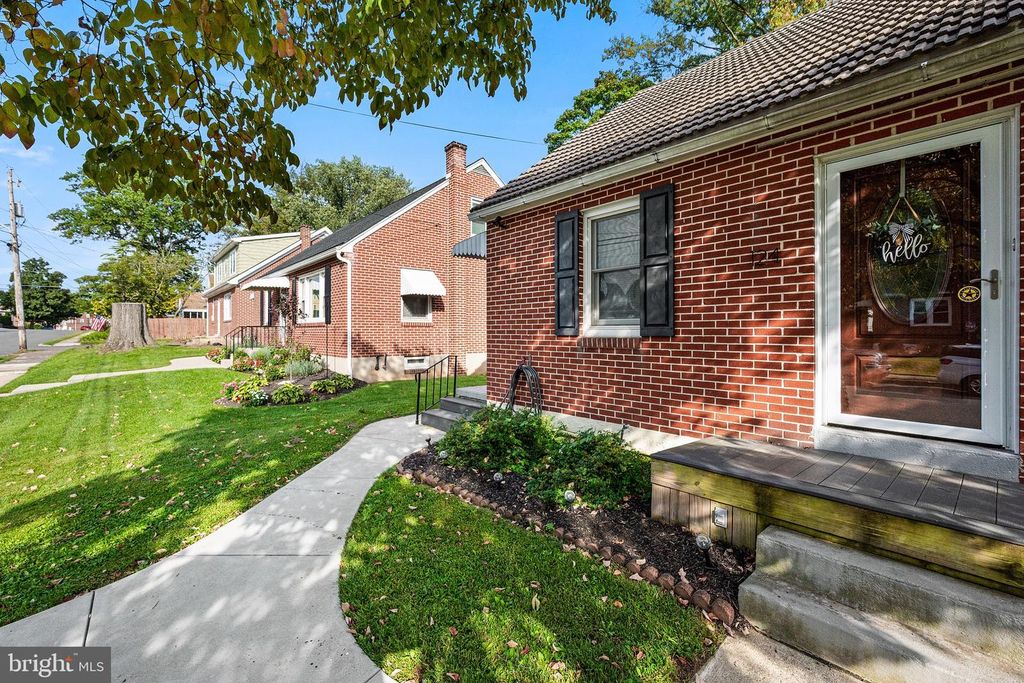 124 S JEFFERSON ST, BOYERTOWN, PA 19512 — photo 4