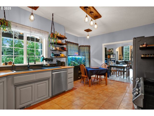 33530 MOLITOR RANCH Rd, Cottage Grove, OR 97424