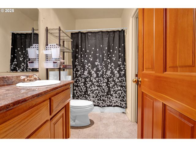 33530 MOLITOR RANCH Rd, Cottage Grove, OR 97424