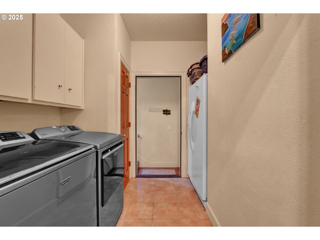 33530 MOLITOR RANCH Rd, Cottage Grove, OR 97424