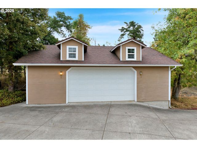 33530 MOLITOR RANCH Rd, Cottage Grove, OR 97424