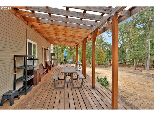 33530 MOLITOR RANCH Rd, Cottage Grove, OR 97424