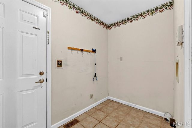 128 N Biddeford Court, St Charles, MO 63304