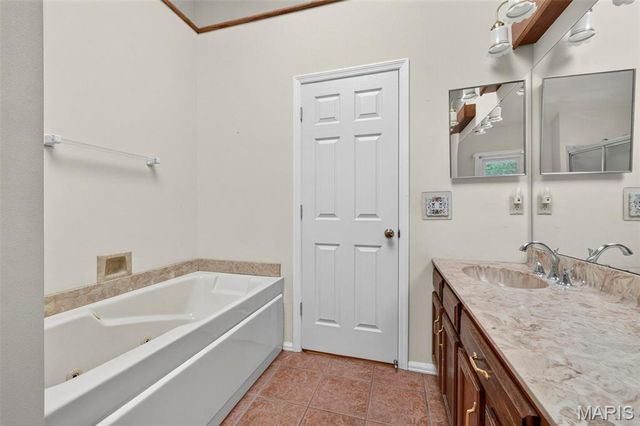 128 N Biddeford Court, St Charles, MO 63304