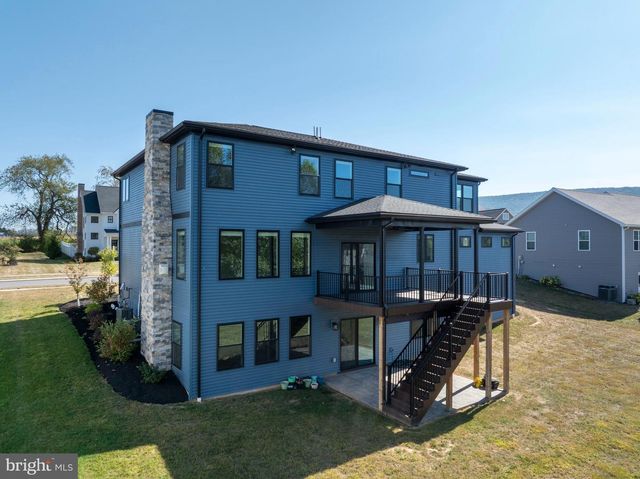 140 PEPPERBERRY LN, State College, PA 16801