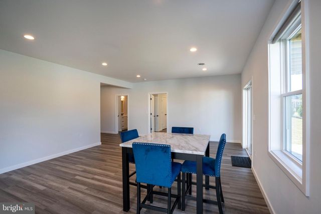 140 PEPPERBERRY LN, State College, PA 16801