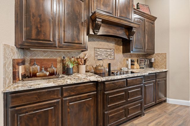 9709 Puma Trail, Godley, TX 76044