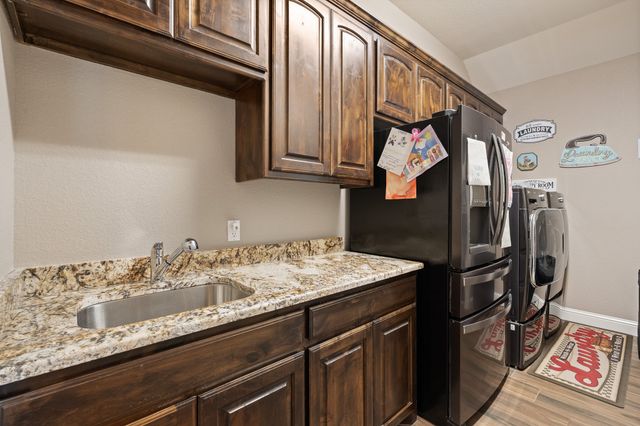 9709 Puma Trail, Godley, TX 76044