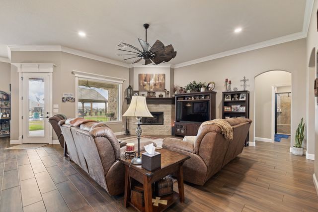 9709 Puma Trail, Godley, TX 76044