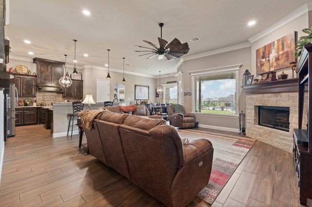 9709 Puma Trail, Godley, TX 76044