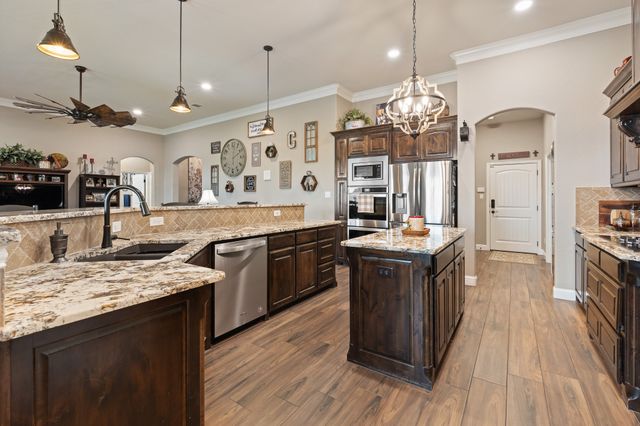 9709 Puma Trail, Godley, TX 76044