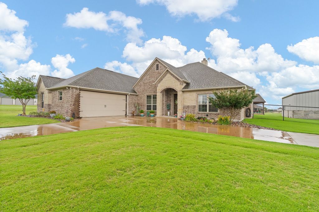 9709 Puma Trail, Godley, TX 76044