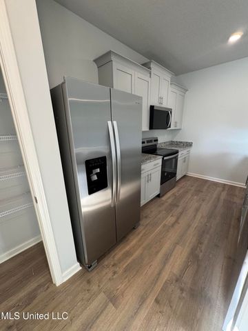 66 Spirit Dance Drive, Byhalia, MS 38611