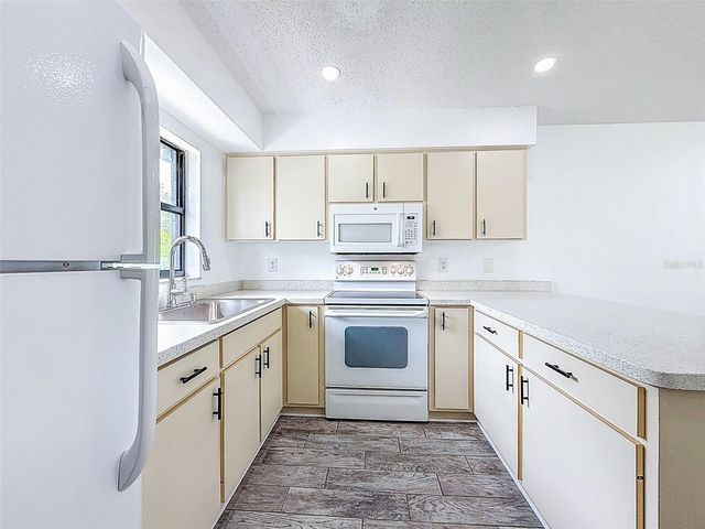 629 ALBRITTON AVENUE, Sarasota, FL 34232