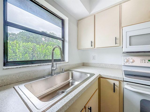 629 ALBRITTON AVENUE, Sarasota, FL 34232