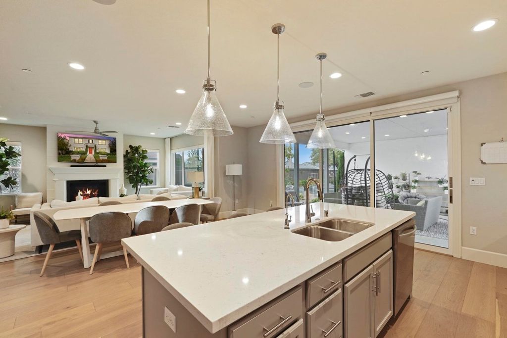 Image 10 of property listing at 2885 Ellis Town Dr, Tracy, CA 95377