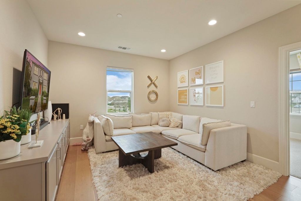 Image 20 of property listing at 2885 Ellis Town Dr, Tracy, CA 95377