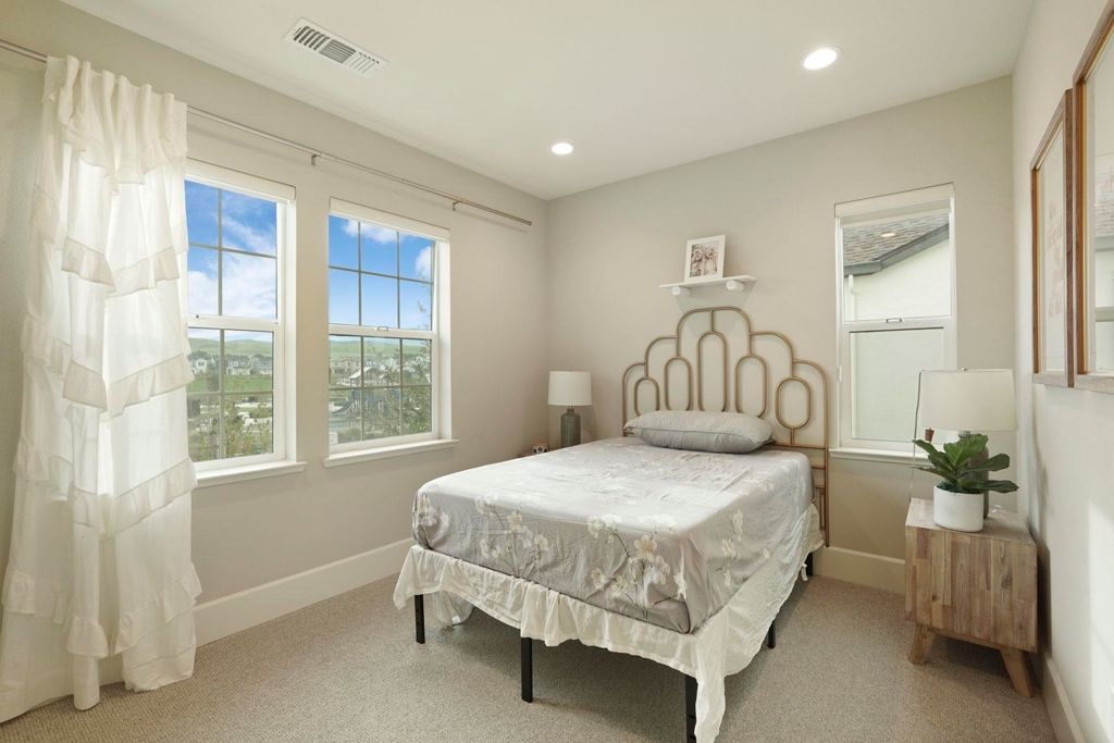 Image 25 of property listing at 2885 Ellis Town Dr, Tracy, CA 95377