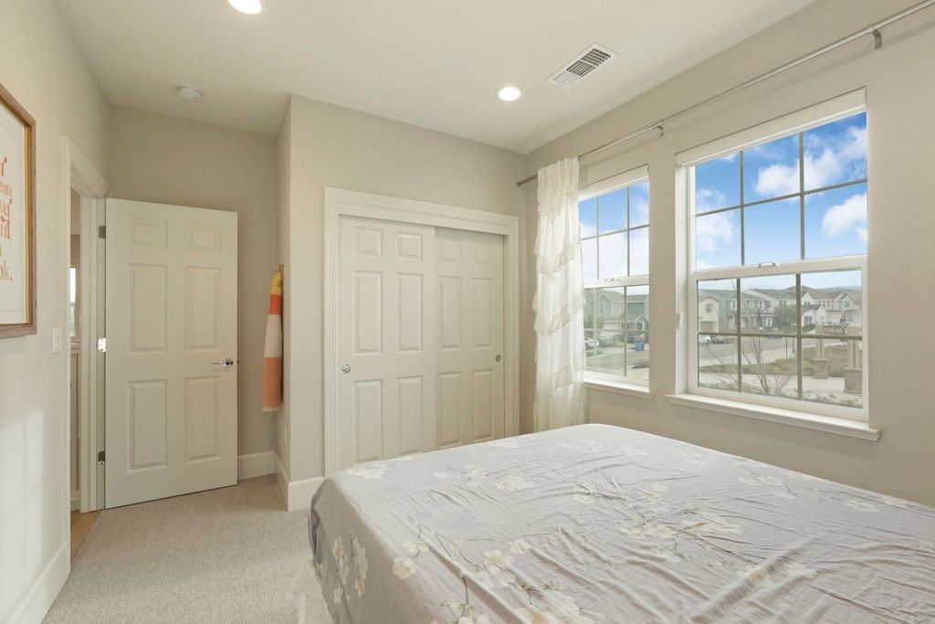 Image 26 of property listing at 2885 Ellis Town Dr, Tracy, CA 95377