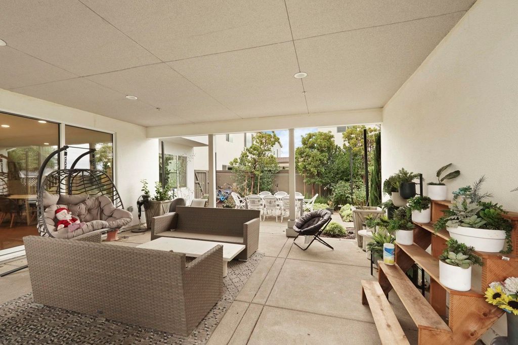 Image 37 of property listing at 2885 Ellis Town Dr, Tracy, CA 95377