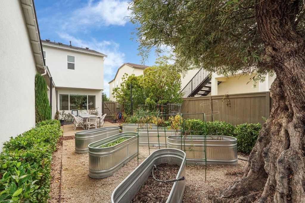 Image 39 of property listing at 2885 Ellis Town Dr, Tracy, CA 95377