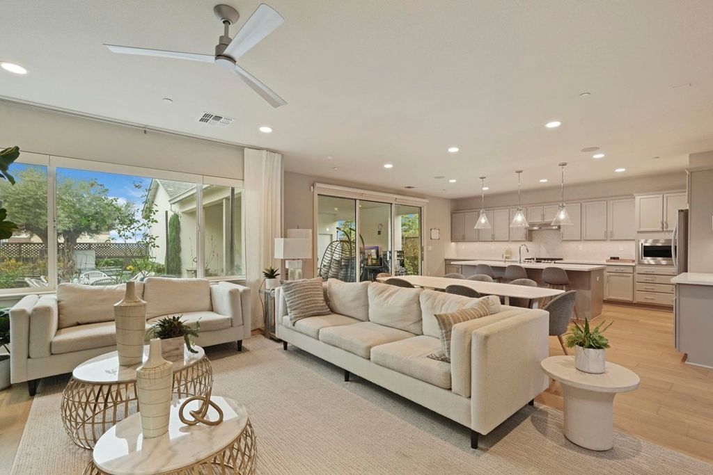 Image 4 of property listing at 2885 Ellis Town Dr, Tracy, CA 95377