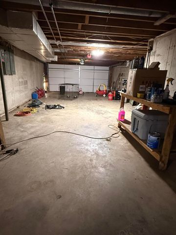 582 Hutchison Road, Paris, KY 40361