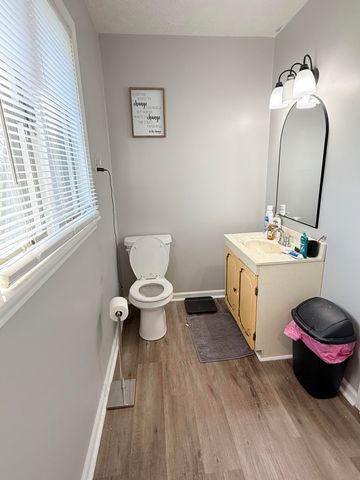 582 Hutchison Road, Paris, KY 40361