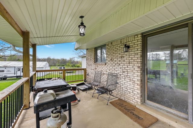 582 Hutchison Road, Paris, KY 40361