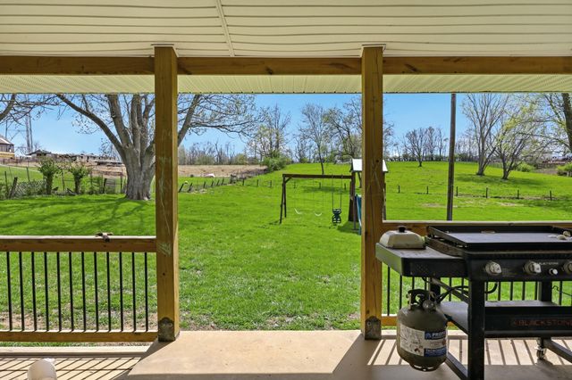 582 Hutchison Road, Paris, KY 40361