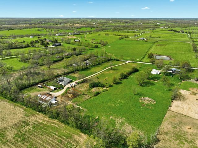 582 Hutchison Road, Paris, KY 40361