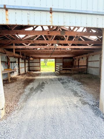 582 Hutchison Road, Paris, KY 40361