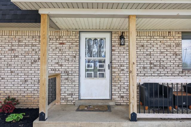 582 Hutchison Road, Paris, KY 40361