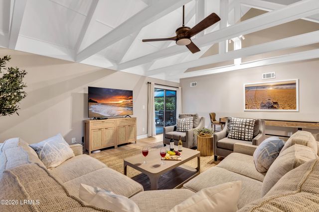 45 Queens Folly Rd Apt 592, Hilton Head Island, SC 29928