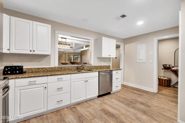 45 Queens Folly Rd Apt 592, Hilton Head Island, SC 29928