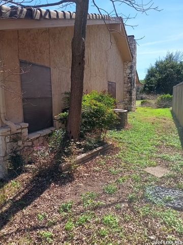 747 Oakland Hills, Kerrville, TX 78028